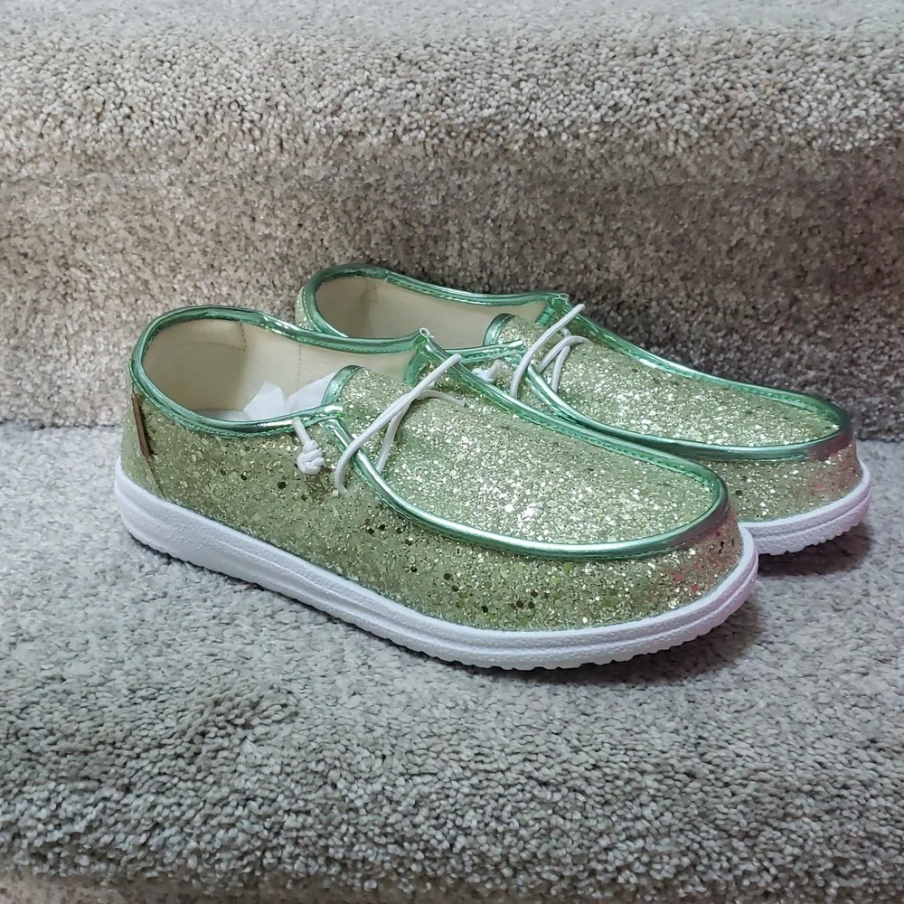 Light green glitter kayaks NIB Size 9 only Corkys